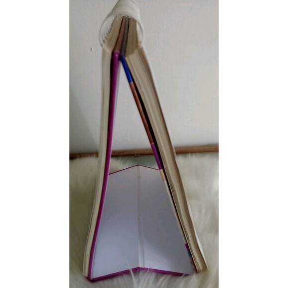 Kids' Party Cakes by Molly Perham 130 Step By Step Recipes For Every Occasion - Picture 5 of 9